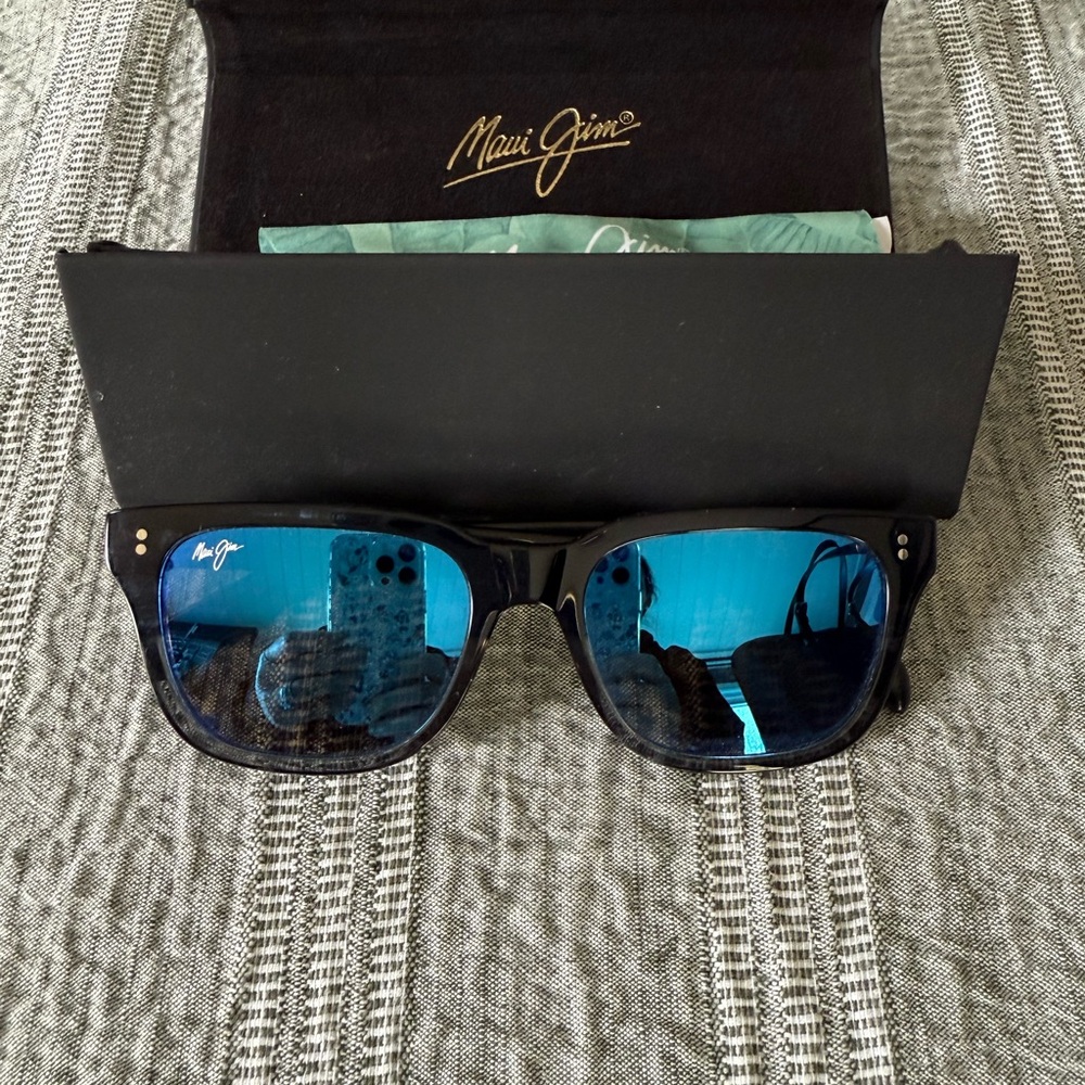 Maui Jim Black Sunglasses with Blue Lenses